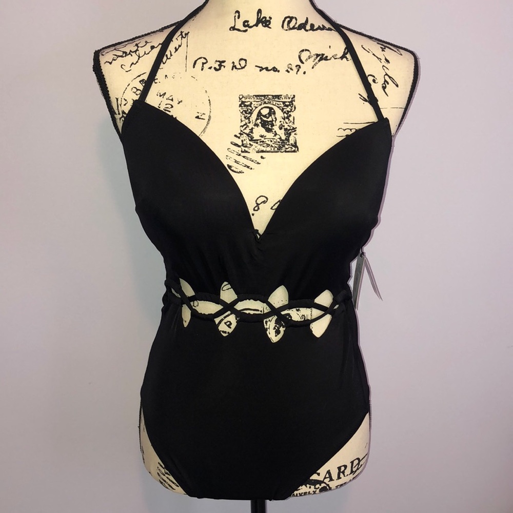 Shade & Shore Cut Out One Piece Bathing Suit ❤️